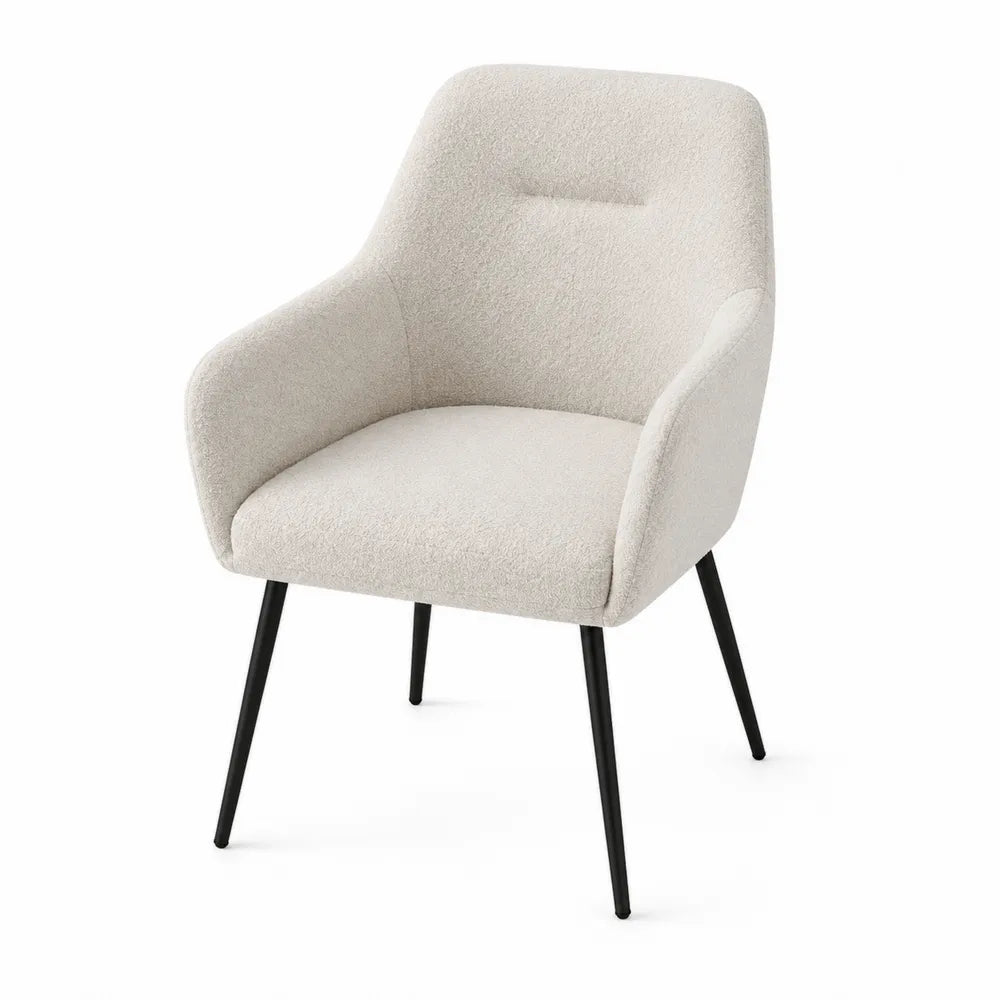 Silla de comedor tapizada en bouclé beige con estructura metálica